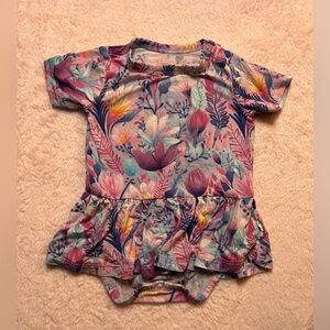 Gigi and Max Floral Baby Bamboo Twirl Onesie Size 3-6 Months